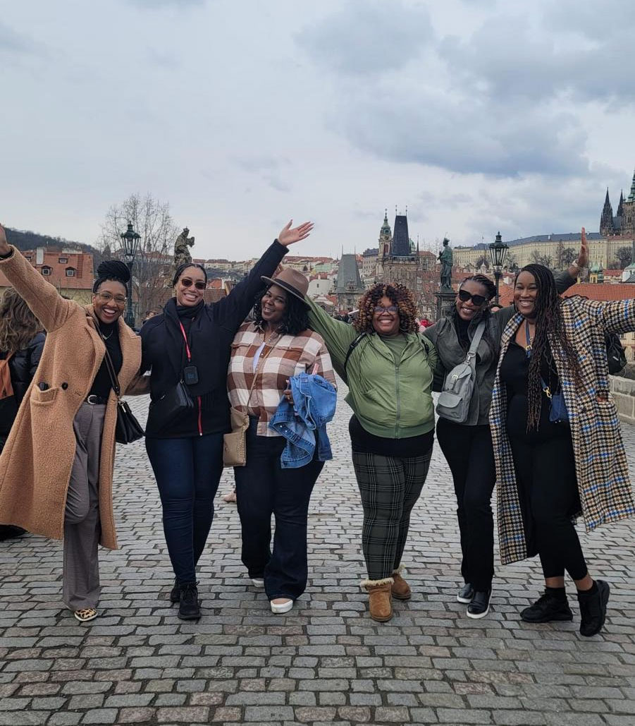 Jasmin and five other ladies in Europe.