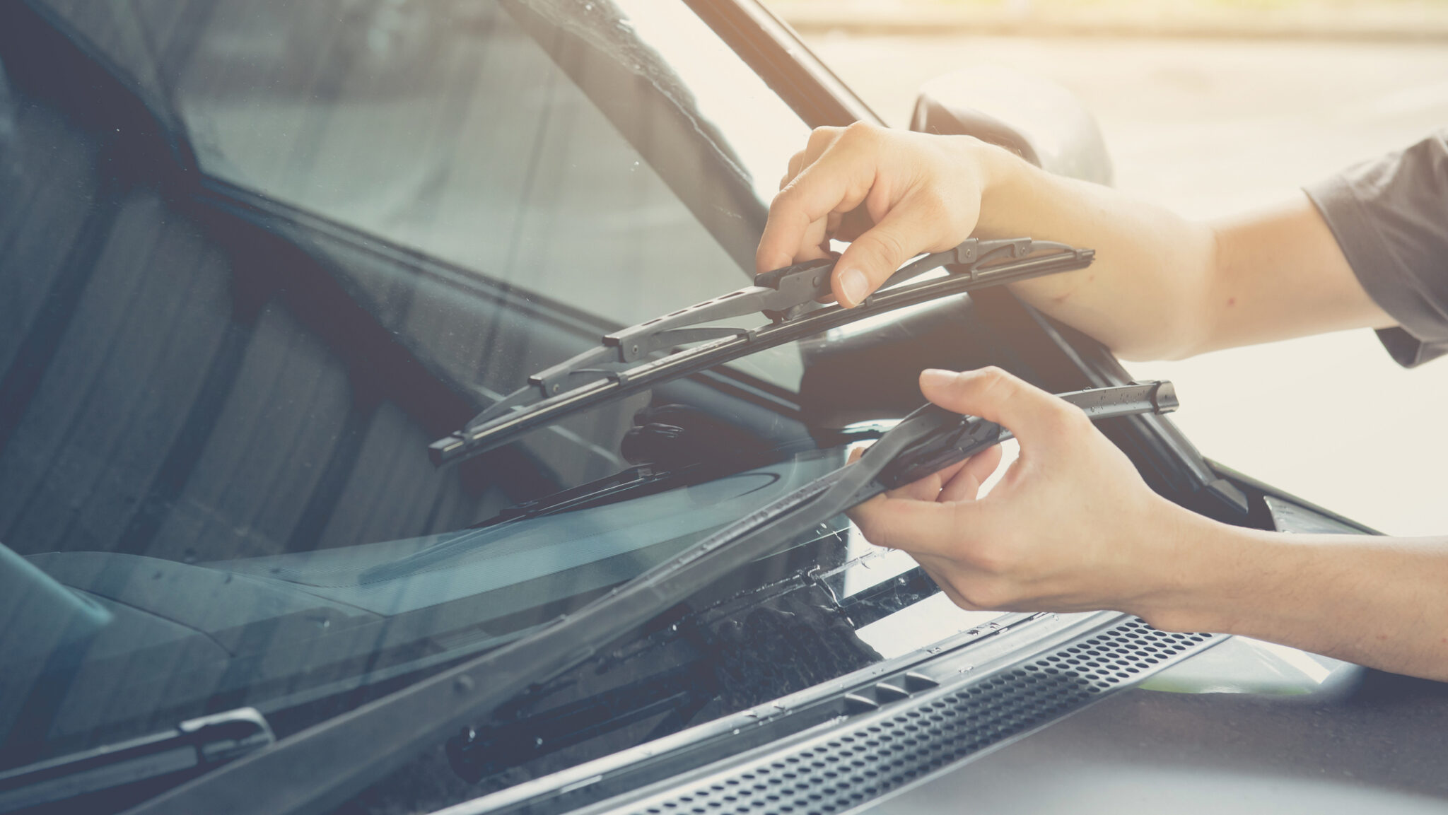 Car's windshield wiper service