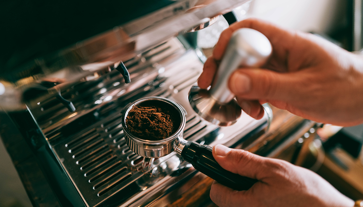 Preparing an espresso