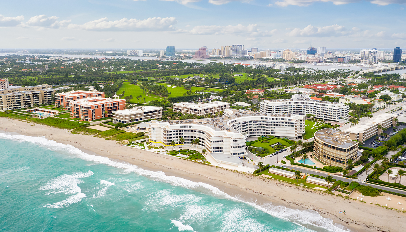 Aerial photo of the coast of Palm Beach, Florida